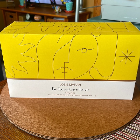 JOSIE MARAN Skincare Josie Maran Be Love Give Love Argan Milk